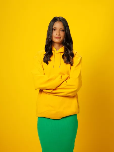 girl in yellow 